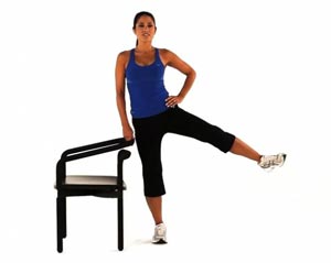 حرکت دادن زانو در حالت ایستاده - ورزش درمانی آرتروز