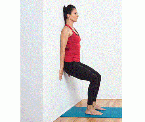 اسکات با تکیه بر دیوار - ورزش موثر برای تقویت زانو