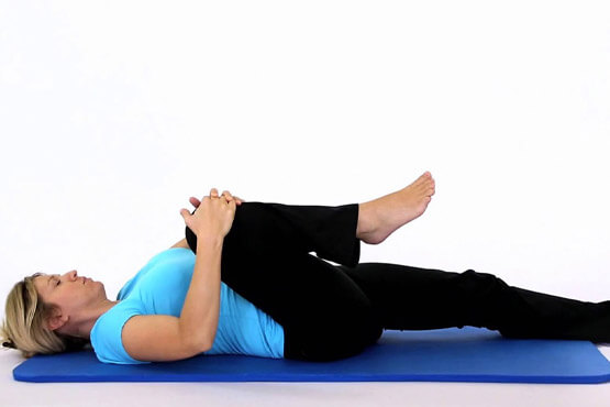 کشش زانو - ورزش موثر برای تقویت زانو