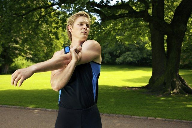 تمرینات کششی کتف درد